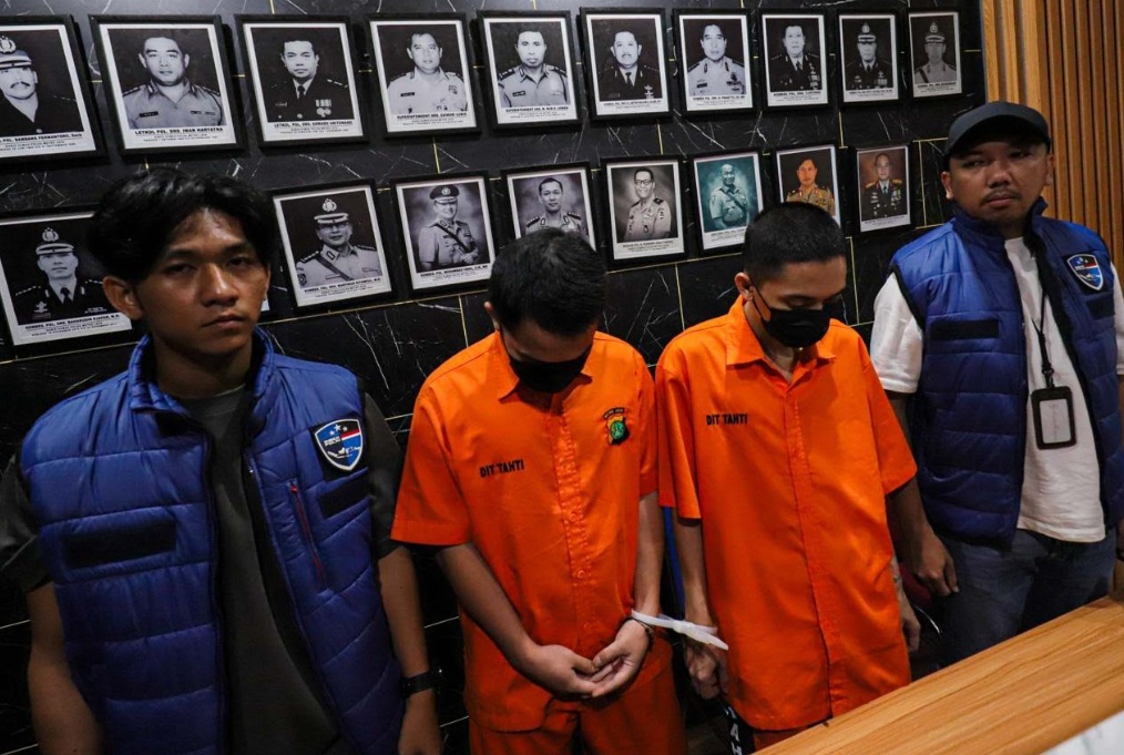 Karyawan Curi Data, Paket Pelanggan ditukar Sampah