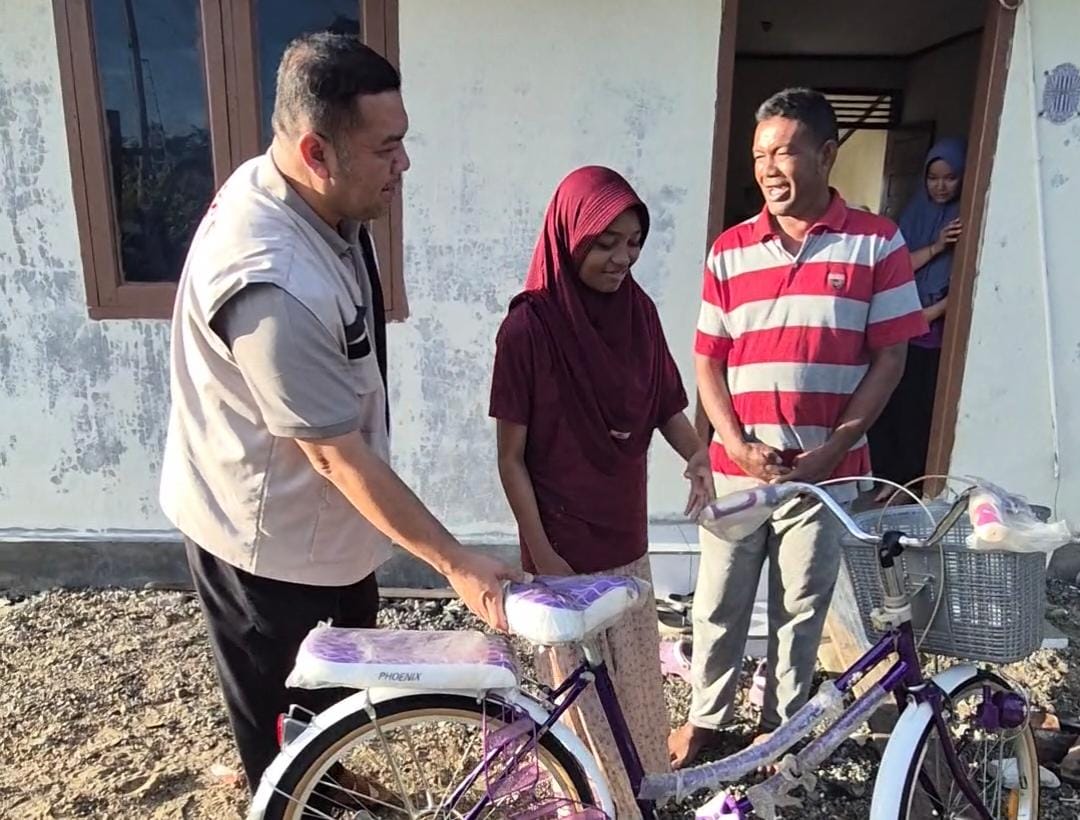 Sepeda Gratis BFLF Antar Aura Kembali ke Bangku Sekolah