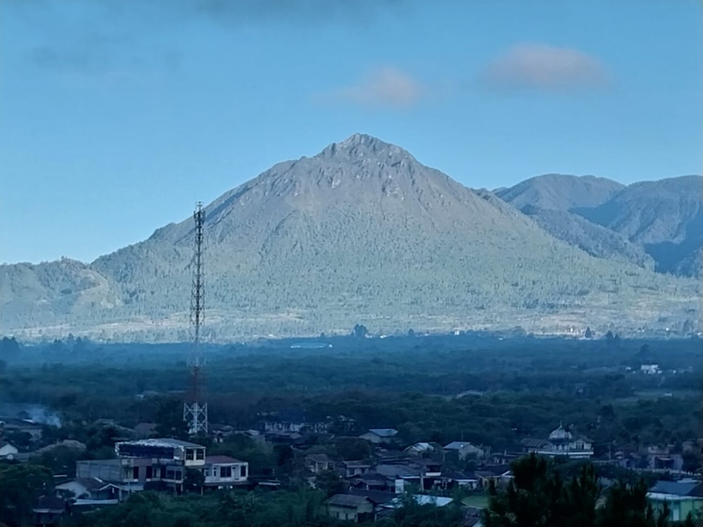 Diguncang Gempa, Burni Telong Naik Status Siaga