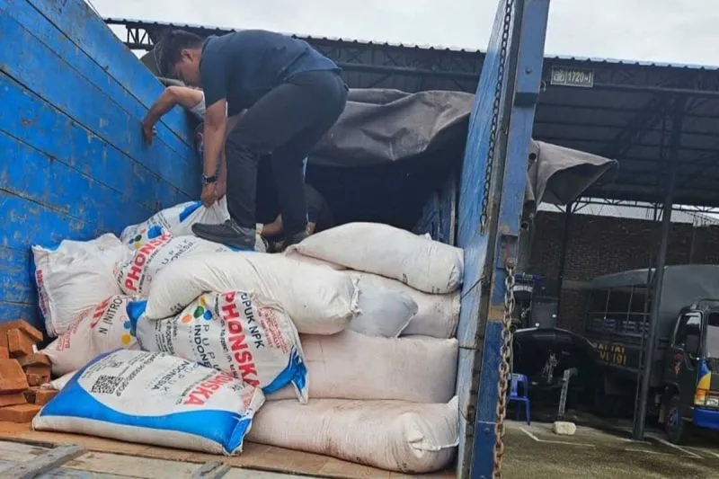 Ditpolairud Polda Aceh mengamankan 2 Ton Pupuk Subsidi