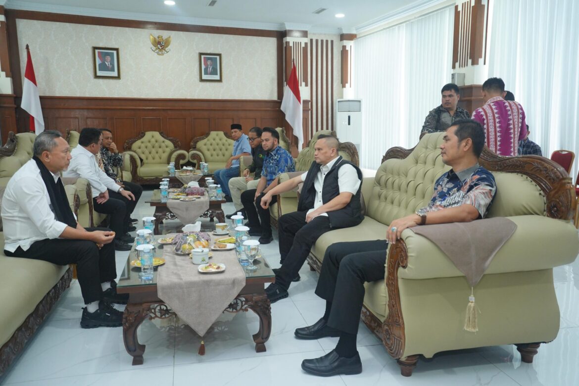 Sekda Sambut Menko Pangan dan Menteri KKP