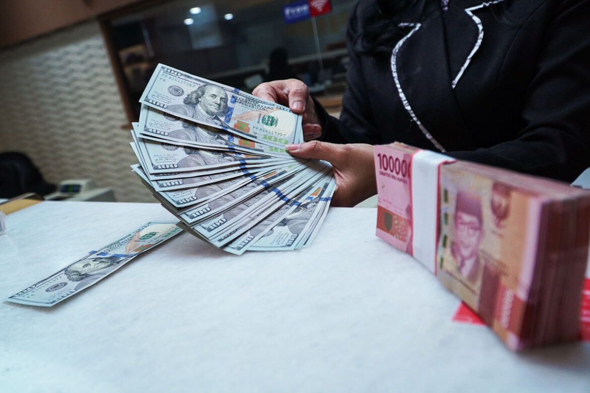 Hormuz Ditutup, Rupiah melemah